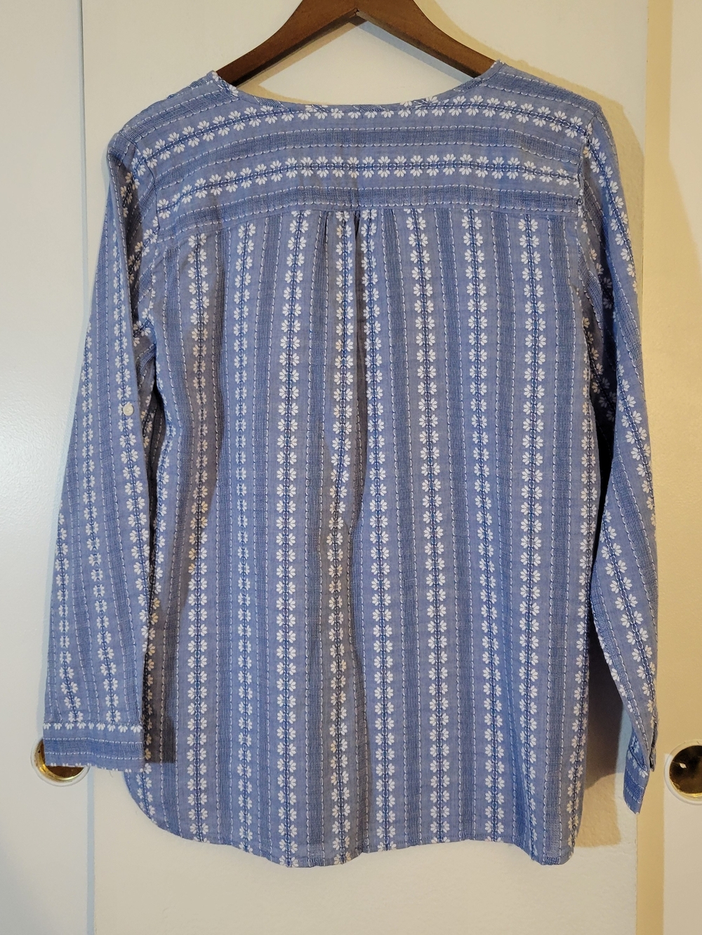 Talbots Blue Patterned Henley Shirt Women’s Lightweight Long Sleeve 100% Cotton - Picture 4 of 6